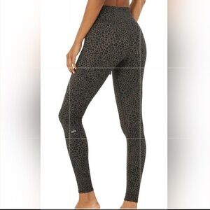 ALO Yoga Leopard Print Leggings - Black and Brown